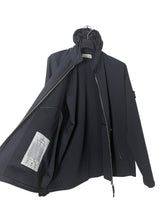 Lade das Bild in den Galerie-Viewer, Stone Island Softshell Jacke - XXL

