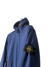 Lade das Bild in den Galerie-Viewer, Stone Island Softshell Jacke - XL
