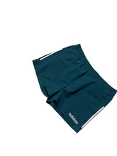 Lade das Bild in den Galerie-Viewer, Adidas Shorts - XL
