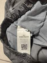 Lade das Bild in den Galerie-Viewer, Stone Island Badehose - L
