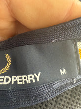 Lade das Bild in den Galerie-Viewer, Fred Perry Shorts - M
