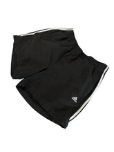 Lade das Bild in den Galerie-Viewer, Adidas Shorts
