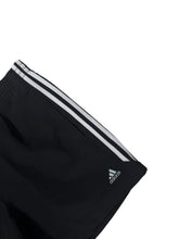 Lade das Bild in den Galerie-Viewer, Adidas Shorts - L
