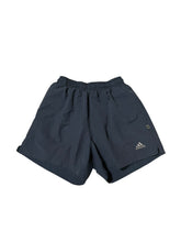 Lade das Bild in den Galerie-Viewer, Adidas Shorts - M
