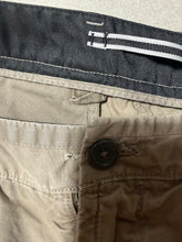 Lade das Bild in den Galerie-Viewer, Stone Island Cargo Shorts - W32
