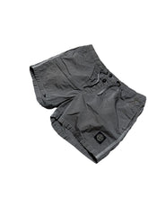 Lade das Bild in den Galerie-Viewer, Stone Island Badehose - L
