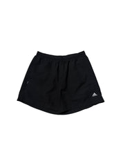 Lade das Bild in den Galerie-Viewer, Adidas Shorts - L
