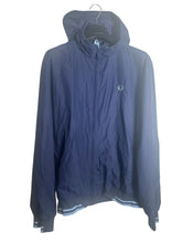 Lade das Bild in den Galerie-Viewer, Fred Perry Jacke - L
