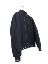 Lade das Bild in den Galerie-Viewer, Fred Perry Jacke - XL
