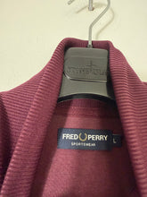 Lade das Bild in den Galerie-Viewer, Fred Perry Trainingsjacke - L
