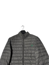 Lade das Bild in den Galerie-Viewer, Fred Perry Steppjacke - M
