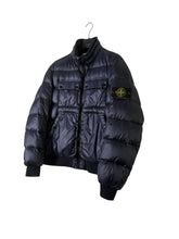 Lade das Bild in den Galerie-Viewer, Stone Island Daunenjacke - M
