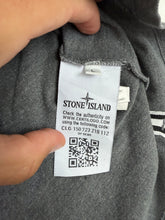 Lade das Bild in den Galerie-Viewer, Stone Island T-Shirt - L
